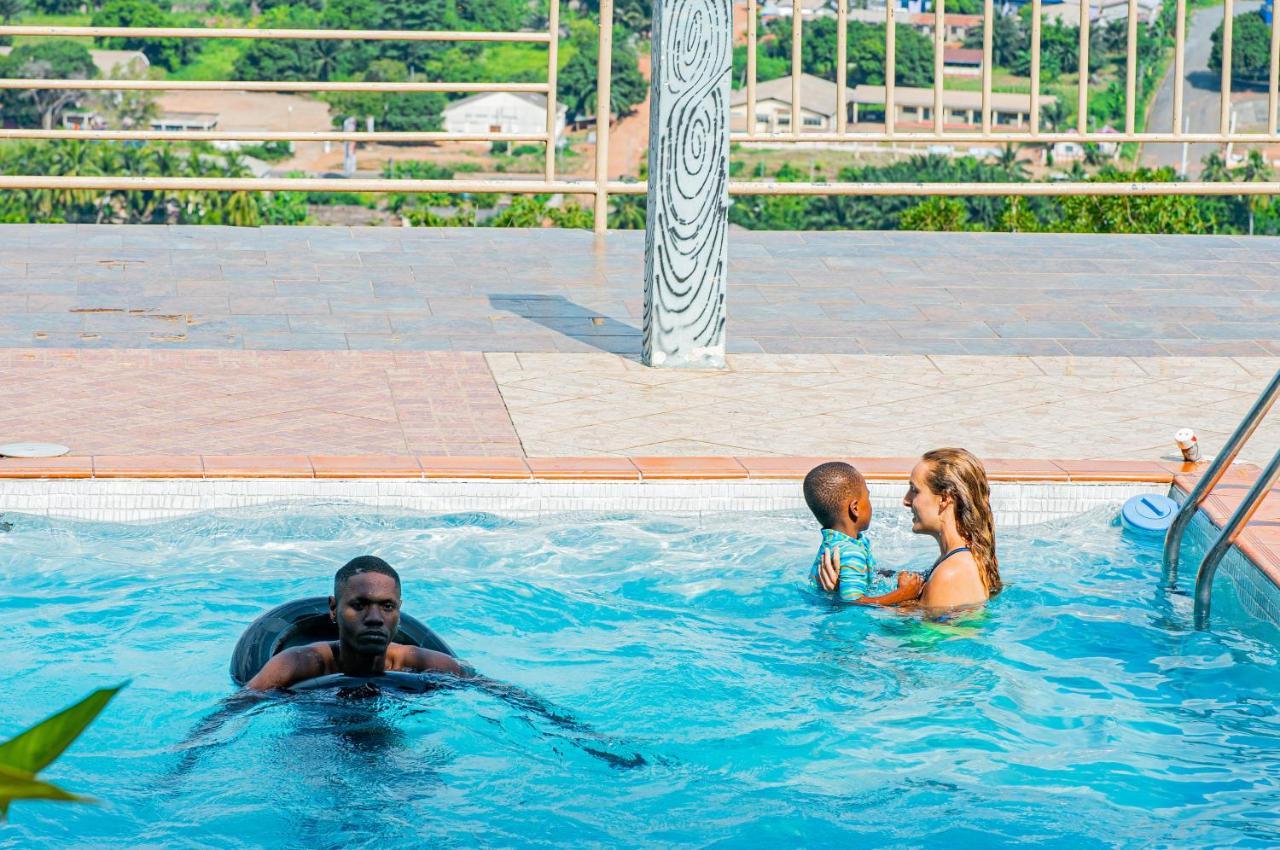 Sky Plus Hotel & Resort Ho Exterior photo